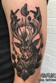 Big arm school deer head tattoo pattern