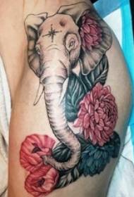 Tatuering elefant mönster flicka på låret målade tatuering elefant mönster