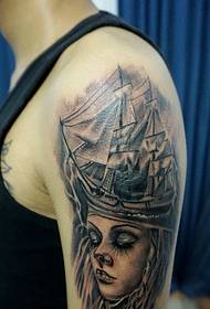 大臂帆船女纹身刺青很帅气