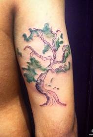 Uzorak tetovaže iskrivljenog stabla s velikom rukom prskanjem tinte