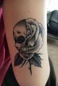 Stor armtatueringillustration tjej storarm överkäken och tatueringsbild av blommamosaik