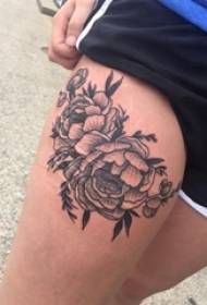 Literarno cvetlično tatoo dekle stegno na cvetni tatoo slike