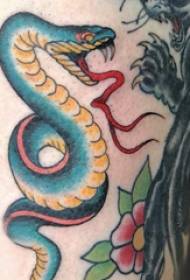 Φίδι και λουλούδι τατουάζ μοτίβο κορίτσι μηρό φίδι και λουλούδι εικόνα τατουάζ