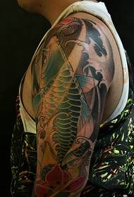 Big arm color big squid tattoo picture is very eye-catching