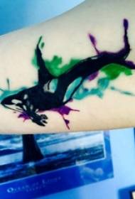 Тетоважа кит девојка кит слика тетоважа на голема рака