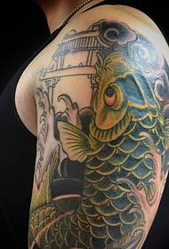 Farvet storarm traditionel blæksprutte tatoveringsmønster