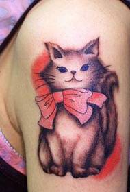 Wzór tatuażu kot z kokardą