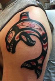 Ilustracija tetovaža velikog oružja muška slika bijesnog morskog psa na velikoj ruci