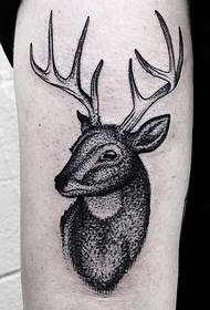 Stor hjort svart grå punktstikk tatoveringsmønster