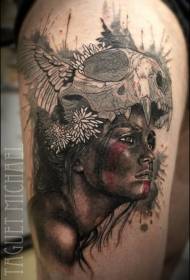 大腿彩色部落女郎与猫头骨和花朵纹身图案