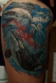 Udo realistyczny straszny wzór tatuażu rekina i wieloryba