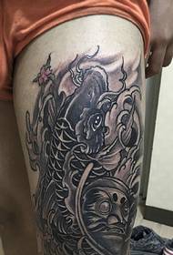 Black gray squid tattoo pattern on the outer thigh