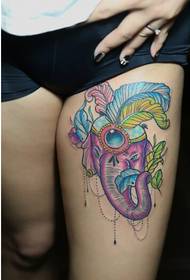 Модни женски бедра красиви модни снимки на татуировка на слон