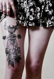 Stehna tetování tradice dívka stehna na černé květy a jelen tetování obrázky