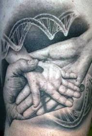 Augšstilba reālistiska ģimenes roka ar DNS simbola tetovējuma modeli