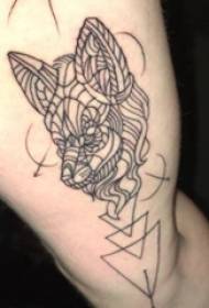 Татуировка на бедрото черно-бяло сиво стил проста личност линия татуировка вълк татуировка картина линия
