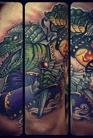 Patró de tatuatge de cocodril misteriós de color de la cama
