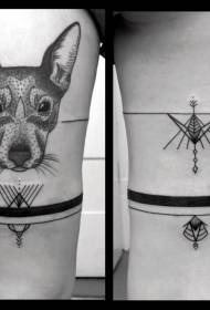 Debelo crno slatko pseće glave ukrasni uzorak tetovaža