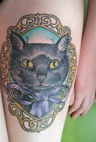 大腿彩色猫与紫罗兰蝴蝶结纹身图案