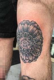 Thigh geometric element plant material flower tattoo picture