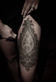 Thigh black line print totem tattoo pattern