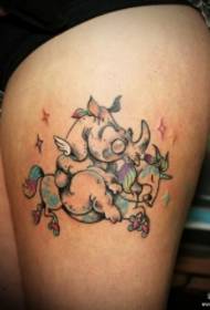Patrón de tatuaje colorido de rinoceronte de unicornio de dibujos animados de muslo