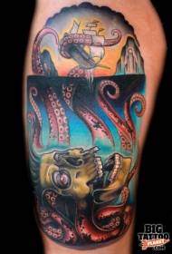 Shoulder colored large octopus and tattoo pattern