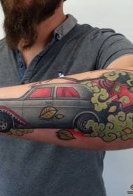 Arm car painted European and American tattoo pattern
