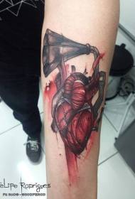 Arm verinen gramofoni ihmisen sydämen tatuointikuviolla