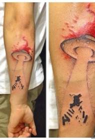 Pieni käsivarsi, joka puukotti eurooppalaista ja amerikkalaista lentävää lautanen tatuointikuviota