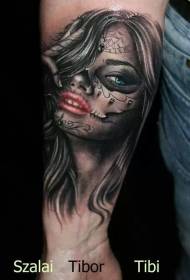 Rameno realistický štýl farebný ženský portrét tetovanie vzor