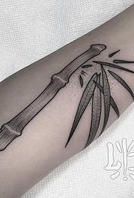 Tattoo yaying'ono ya bamboo yoluma yokhala ndi tattoo