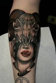 Patrón de tatuaje de brazo vampiro sangriento mujer color