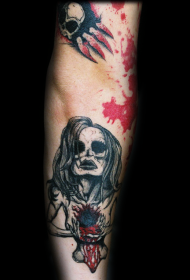 Braț film de groază temă culoare sângeroasă monstru poza tatuaj