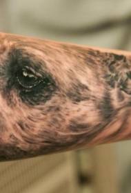 Poing réaliste réaliste avatar de chien et lettre modèle de tatouage