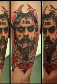 Ročno obarvan moški s tatoo kosti