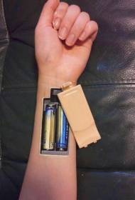 Uzorak za tetovažu zaljeva baterije za ruku, realističan