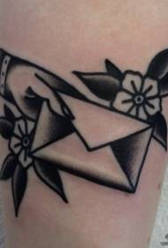 Naoružajte stari školski ručni cvijet omotnicu tetovaža