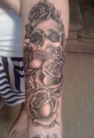 Kar szürke koponya Rózsa tetoválás mintával