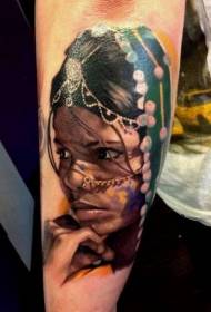 Цвят на ръката индийска жена портрет татуировка модел