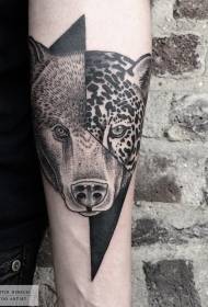Estilo de talla de brazo blanco y negro mitad oso mitad leopardo avatar tatuaje patrón