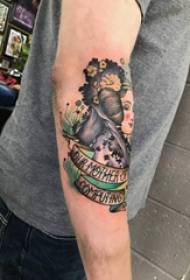 Gadis dan bunga tatu corak budak sekolah dengan gambar tatu lengan dan gadis