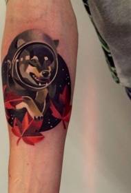 Warna lengan pola tato serigala astronot sederhana