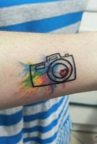 brazo pequeno pequeno modelo de tatuaxe de tinta splash de cámara fresca