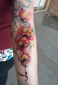 Arm i vjetër -ndodhur në shtëpi si model tatuazhi me lule me ngjyra të ujit