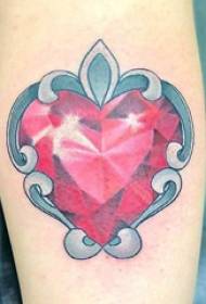 Tatouage diamant bras de fille sur diamant et coeur tatouage photo