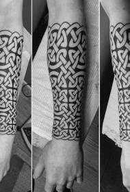 keltų stiliaus juodo klasikinio mazgo tatuiruotės modelis