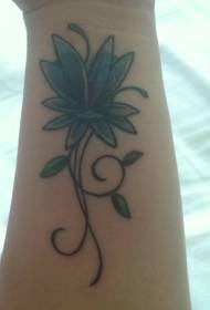 Рака едноставна шема на тетоважа на цвеќе