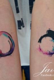 Arm water kleur onvoltooide cirkel tattoo patroon