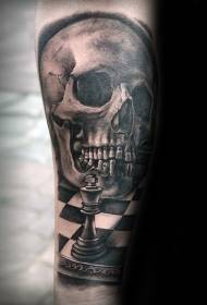 kar fekete szürke stílusú koponya és sakk figura tetoválás minta